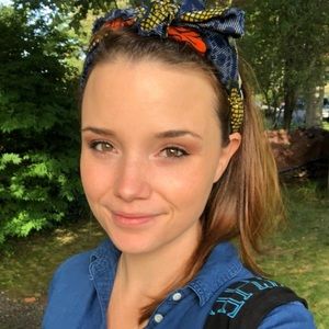 Meet your Posher, Laura